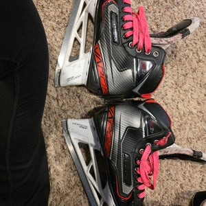 Bauer Hockey Goalie Skates 7.5 (Used)