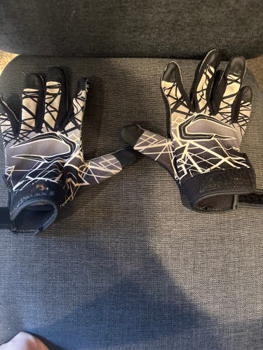 Black Large Youth Cutters Gloves (Used)