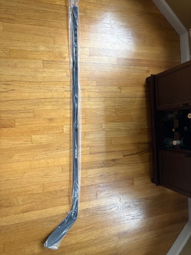 Senior PRO OG Red Right Handed Hockey Stick P28M (New)