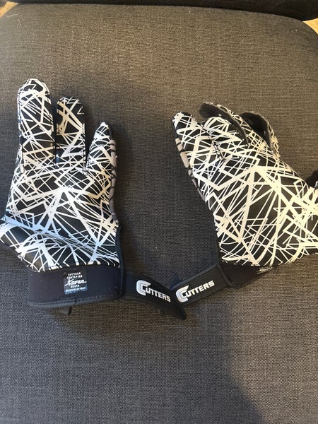 Black Large Youth Cutters Gloves (Used)
