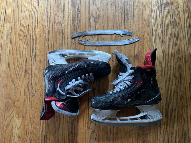 Bauer Vapor 3X Pro Hockey Skates Regular Width Size 4 (Used) (with extra steel)