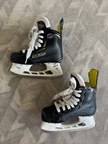 Bauer Supreme Hockey Skates Size 2.5, 1.5 D (Barely Used)