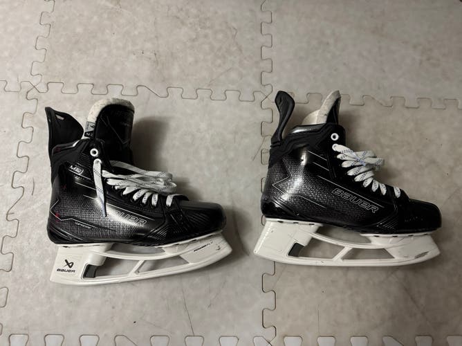 Bauer Supreme M50 Pro Hockey Skates Regular Width 9 (Used)