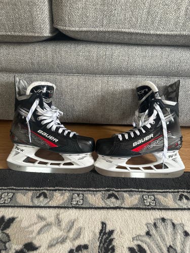 2023 Bauer Vapor X3 Hockey Skates Regular Width 7.5 (New)