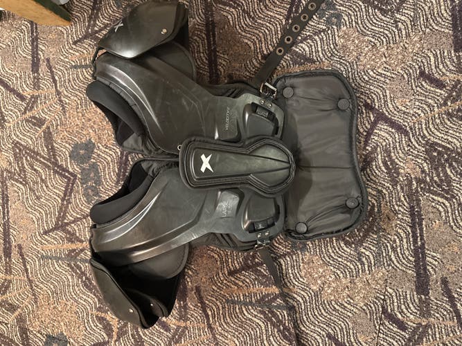 Large Adult Xenith Velocity 2 Shoulder Pads (Used)