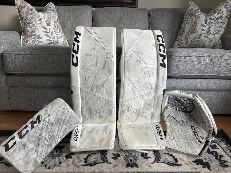 34"  2022 CCM Axis 2.9 Goalie Leg Pads  (Used)