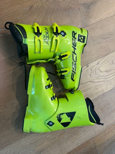 Men's Fischer All Mountain RC4 Podium 70 Ski Boots Medium Flex (Used)