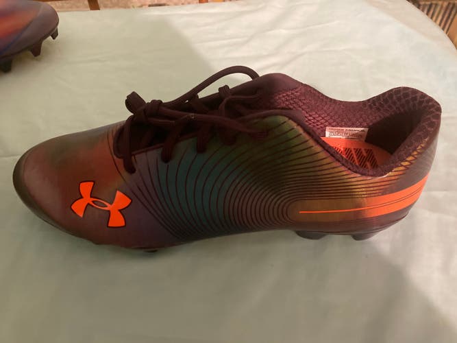 Men's Size M 9.0 (W 10.0) Under Armour Low Top Team Spotlight 40 (New)