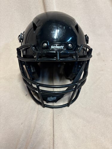 Large Youth Schutt Vengeance A11 Helmet (Used)
