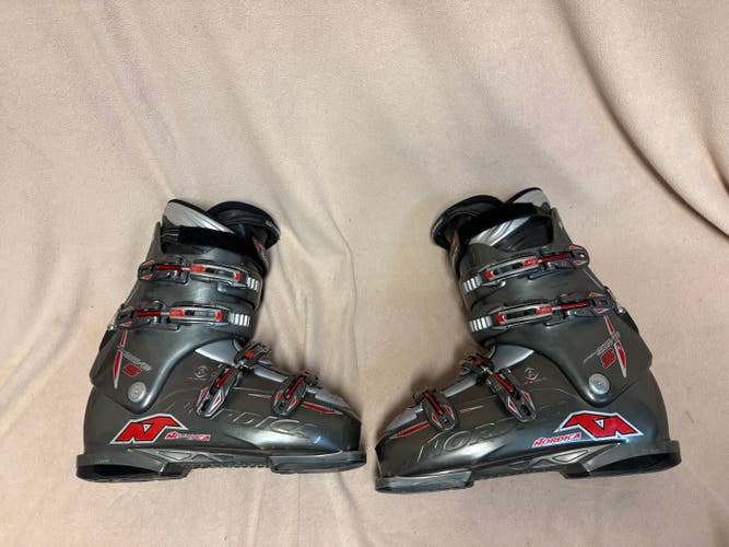 Men's Nordica All Mountain Easy move 5 Ski Boots (Used)