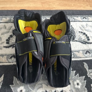 Junior CCM Tacks 9080 12" Shin Pads  (Used)