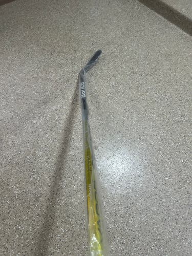 Custom Senior Bauer Vapor Hyperlite Right Handed Hockey Stick (New)