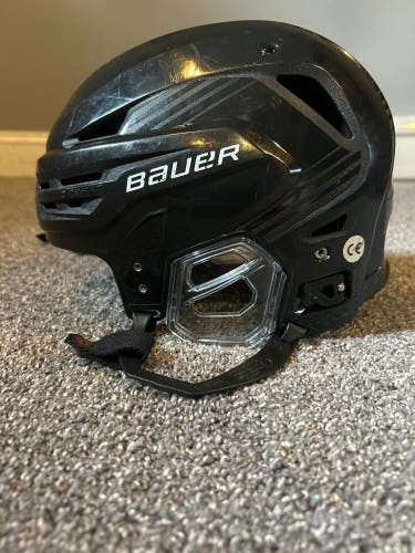 Small Bauer Re-Akt 85 Helmet (Used)