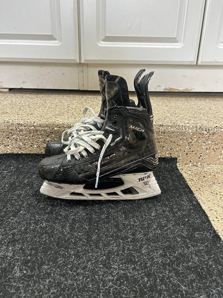 Bauer Supreme Mach Hockey Skates 7.5 (Used)