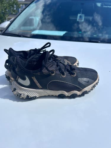 Black Youth Nike Shoes (Used)