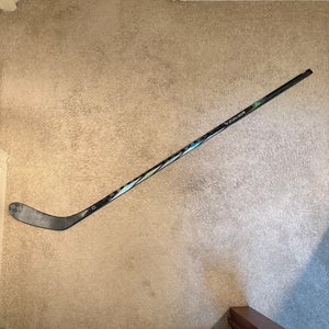 Senior Bauer Proto-R Right Handed Hockey Stick P28 (Used)