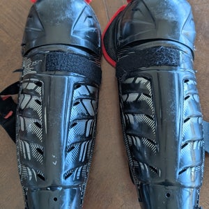 Junior CCM JetSpeed FT350 11" Shin Pads