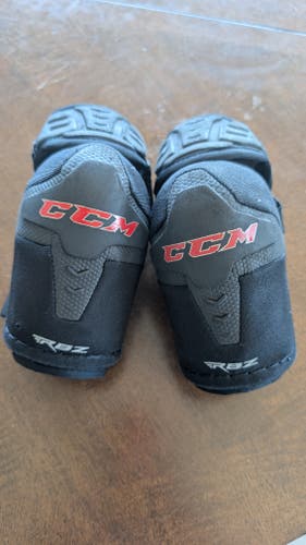 Junior Medium CCM RBZ 130 Elbow Pads (Used)