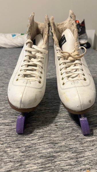 Ice figure skates