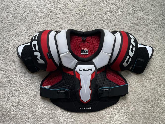 CCM Jetspeed FT680 Shoulder Pads - Senior Medium (Used)