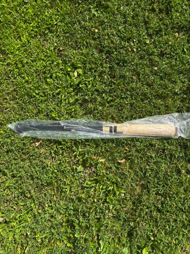 32/29 Tucci Maple 243 Wood Bat