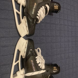 Bauer Supreme Shadow Hockey Skates Wide Width  Pro Stock Size 6.5 (New)