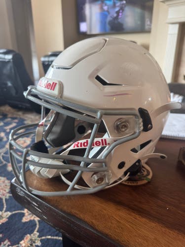 Adult Medium Riddell SpeedFlex Helmet (Used)