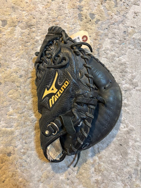 Black Mizuno Supreme RH Catcher's Softball Glove 32.5"