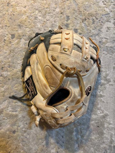 White Rawlings Liberty Advanced RH Catcher's Softball Glove 33"
