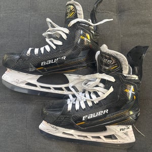 2022 Bauer Supreme M5 Pro Hockey Skates 7.5 (Used)
