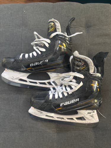 2022 Bauer Supreme M5 Pro Hockey Skates 7.5 (Used)