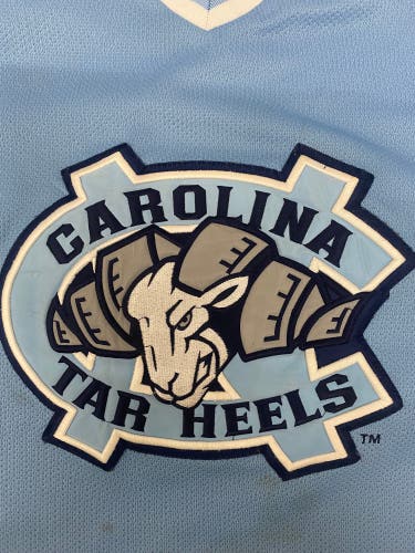 Carolina Tar Heels mens large hockey jersey
