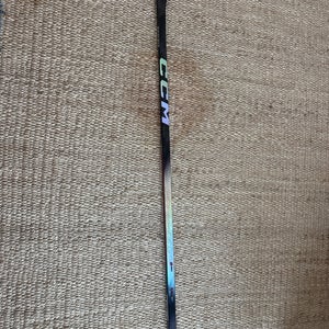 Junior CCM Jetspeed FT8 Pro Right Handed Hockey Stick P28  (New)