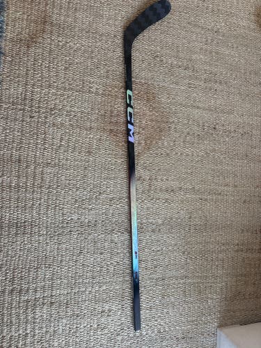 Junior CCM Jetspeed FT8 Pro Right Handed Hockey Stick P28  (New)