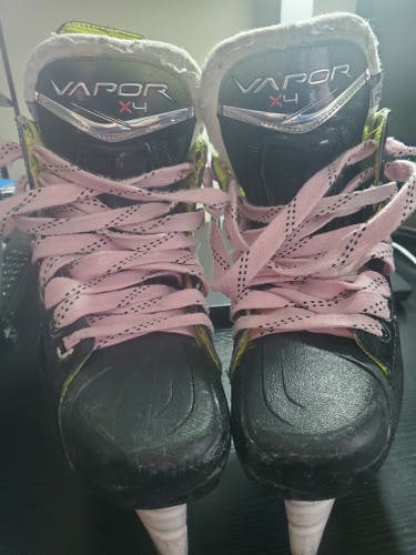 Bauer Vapor x4 Hockey Skates Size 3.5 (Used)