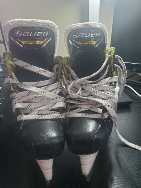 Bauer Supreme M4 Hockey Skates Size 2 (Used)