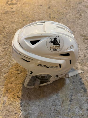 White Small Bauer Re-Akt 150 Helmet (Used)