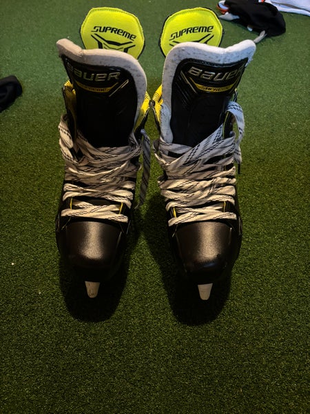 Bauer Supreme M4 Hockey Skates Regular Width  9.5 (Used)