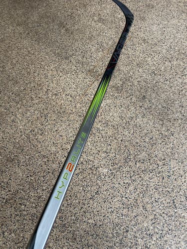 Senior Bauer Vapor Hyperlite 2 Right Handed Hockey Stick P92 (Used)