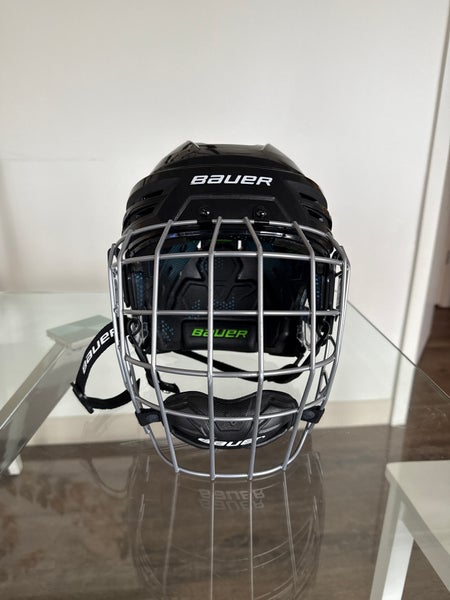 Large Bauer Re-Akt 85 Helmet (Used)