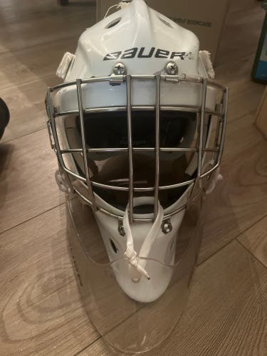 Senior Bauer 940 Goalie Mask Pro Stock (Used)