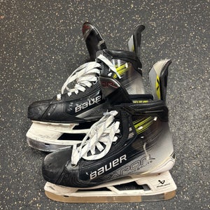 Bauer Vapor Hyperlite 2 Skates - Size 9 Fit 1 (Used)