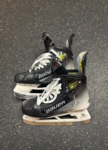 Bauer Vapor Hyperlite 2 Skates - Size 9 Fit 1 (Used)