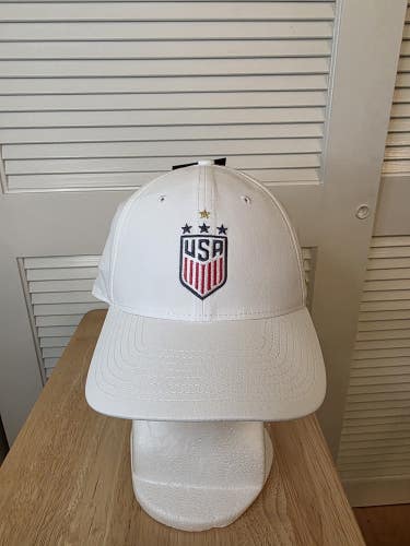 NWT USWNT Nike Legacy86 Strapback Hat