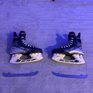 Custom Bauer Hyperlite 1’s size 4 fit 2(used)