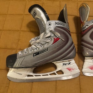Bauer Vapor XXXX Hockey Skates Regular Width 8 (Used)