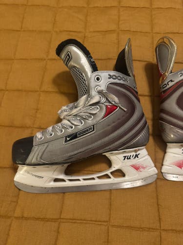 Bauer Vapor XXXX Hockey Skates Regular Width 8 (Used)