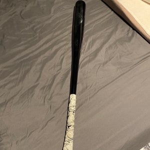 33/30 Maple Axe Wood Bat
