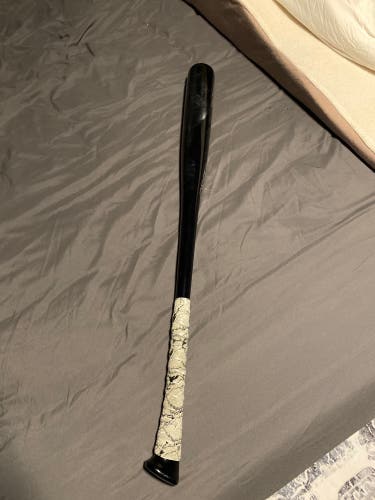 33/30 Maple Axe Wood Bat
