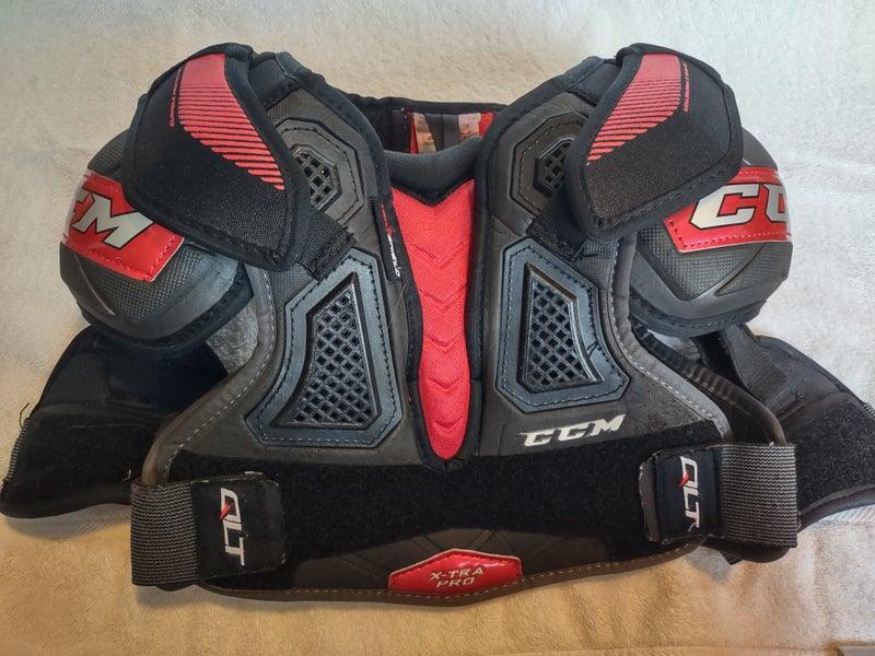 Small Junior CCM Shoulder Pads (Used)